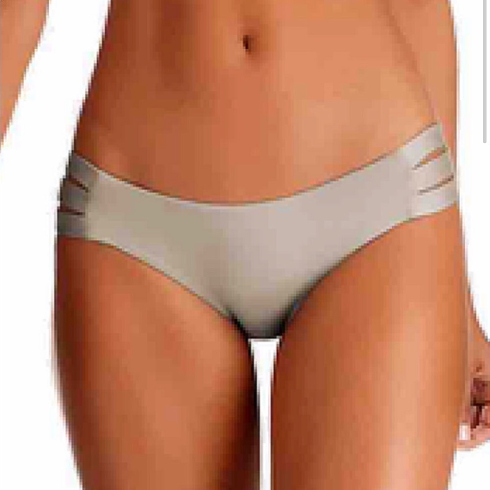 Vitamina A Emelia Triple Strap Bottom